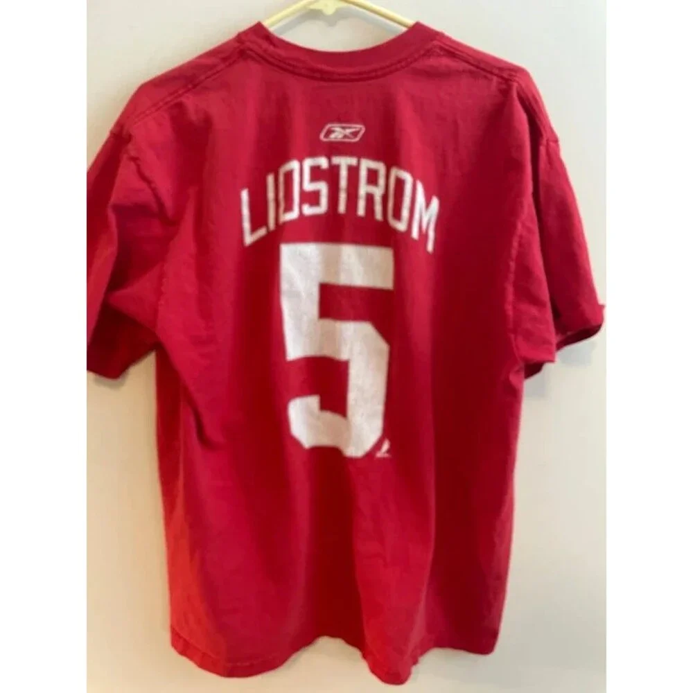 Red Wings shirt